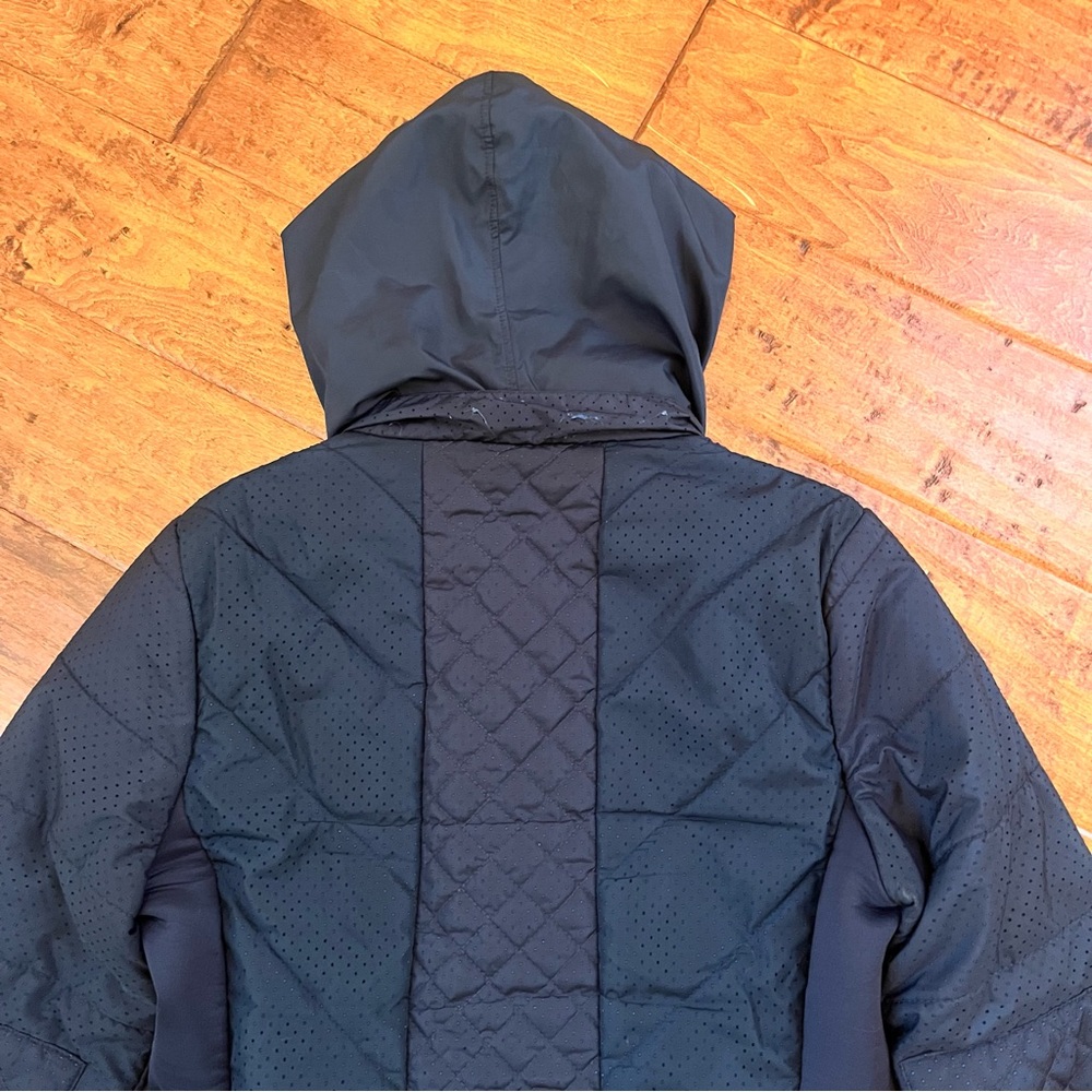 Fabletics Women’s Light Puffer Jacket Navy Medium - image 5